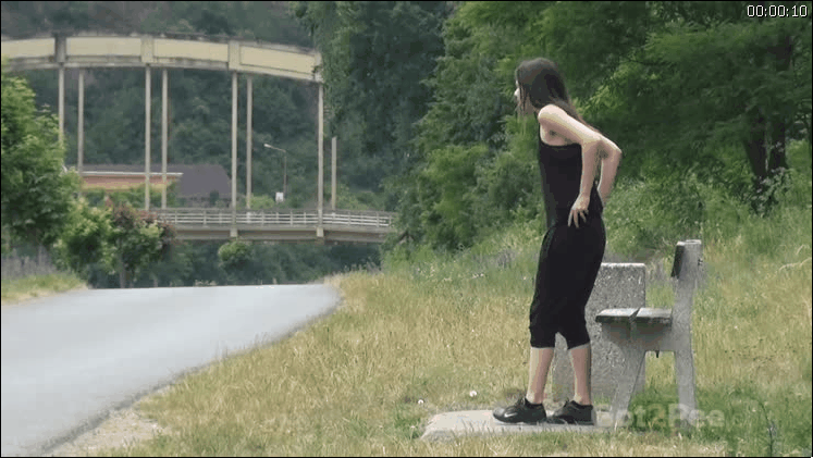 Pee swingers glasses brunette